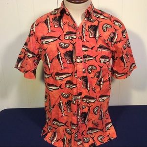 Clearwater Outfitters Men’s button down short sleeve shirt Fish Design sz medium